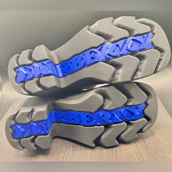 BURBERRY
Black Ankle Rain Boots
Women’s EU 38 - Picture 6 of 8